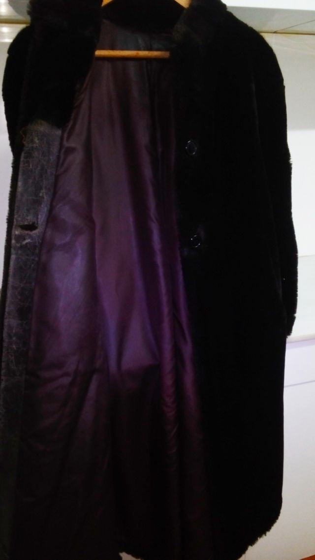 ABRIGO DE MUTÓN MARRÓN CHOCOLATE