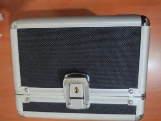 Maletín maquillaje negro y plateado