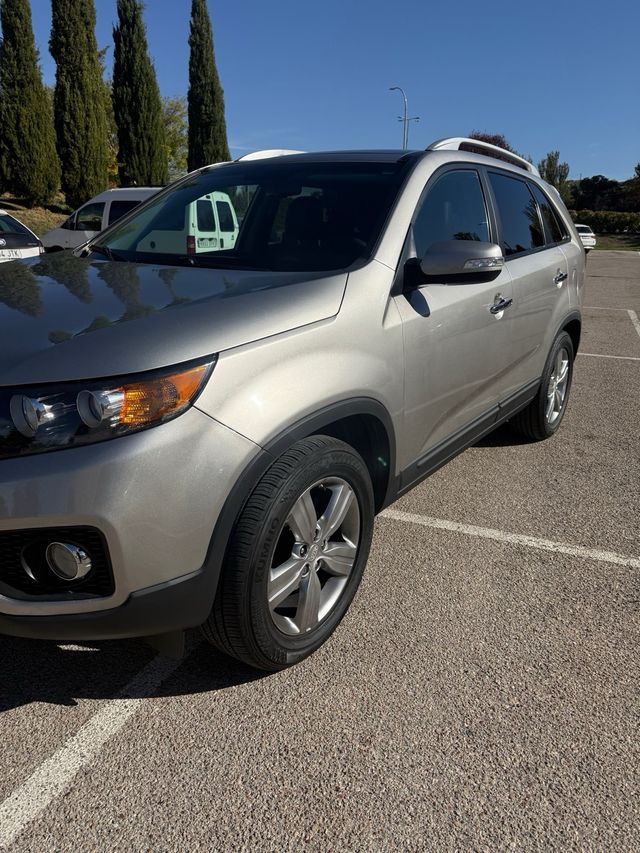 Kia Sorento 3.500 / 280cv / año 2012./140321 milla
