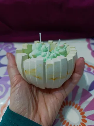 Vaso artigianale irregolare beige e verde