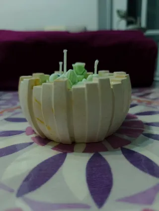 Vaso artigianale irregolare beige e verde