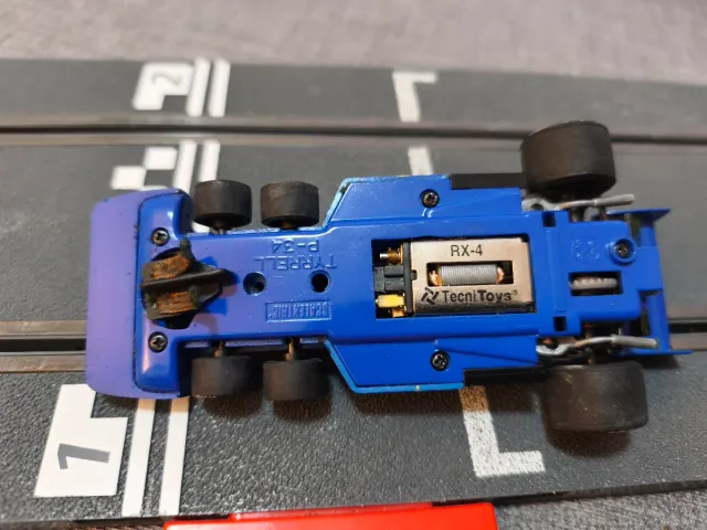 Scalextric Tyrrell P34 6 Ruedas Altaya