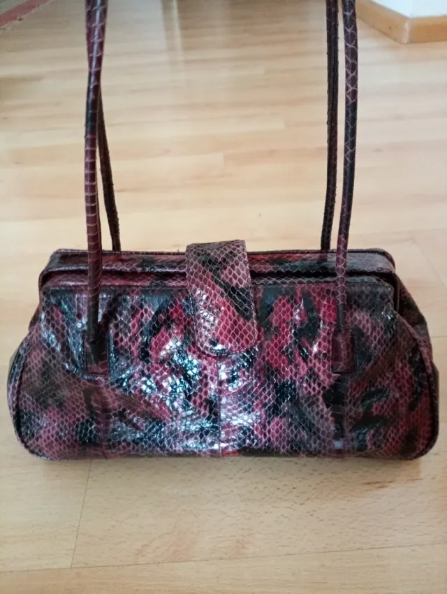 Borsa a spalla Gio & co effetto pitone nero/ viola