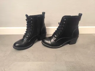 Stivaletti neri donna con tacco