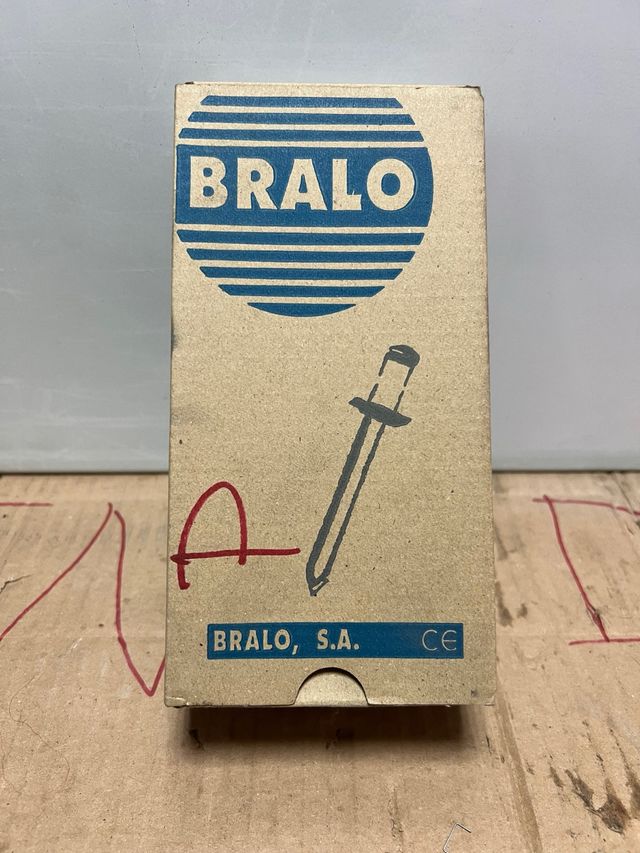Lote de remaches BRALO