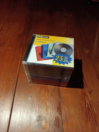 Contenitori CD nuovi ancora imballato