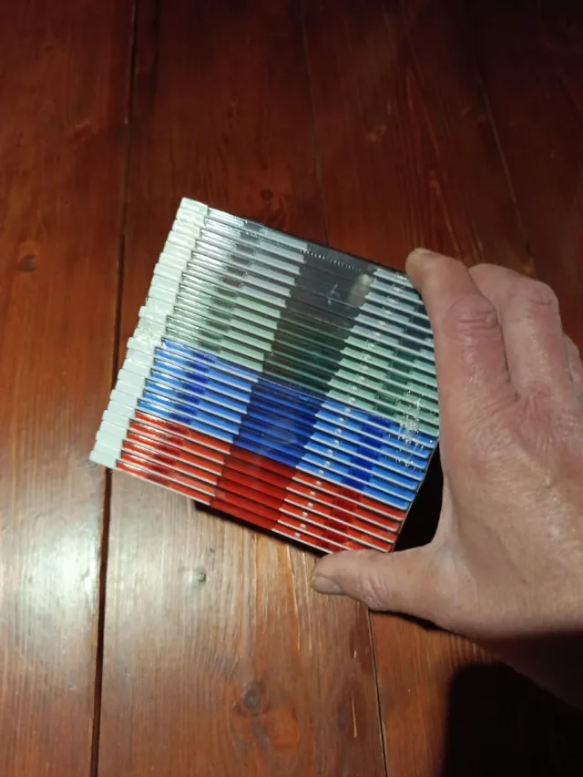 Contenitori CD nuovi ancora imballato