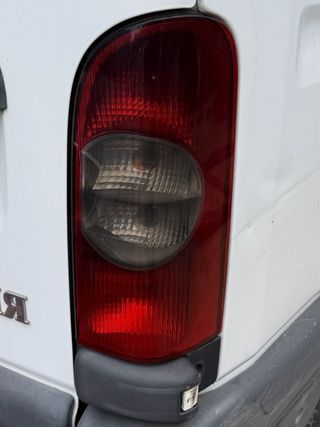 PILOTO TRASERO DERECHO RENAULT MASTER II 2.2 DCI