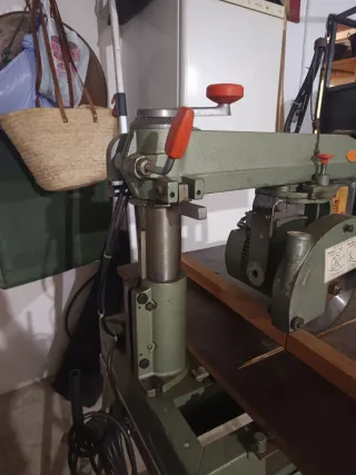 Sierra Radial DeWalt