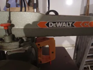 Sierra Radial DeWalt