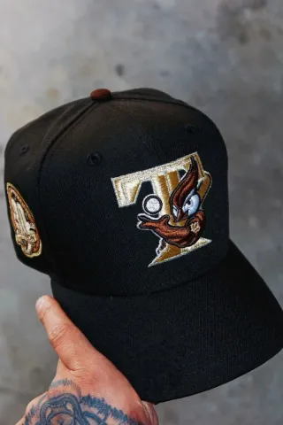 Gorra Toronto Blue Jays Negra con Logo Dorado