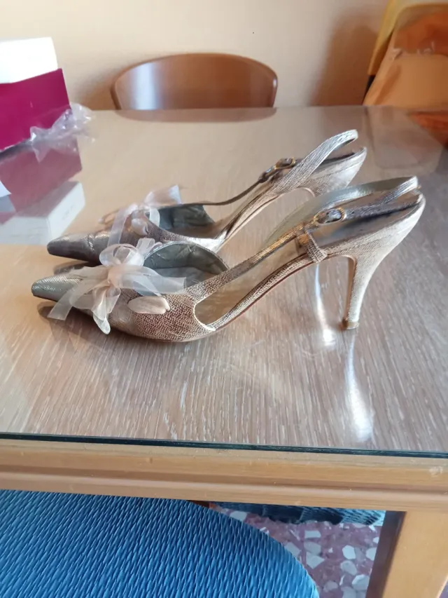 Zapatos de fiesta plateados Gino Vaello