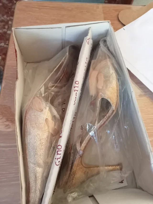 Zapatos de fiesta plateados Gino Vaello