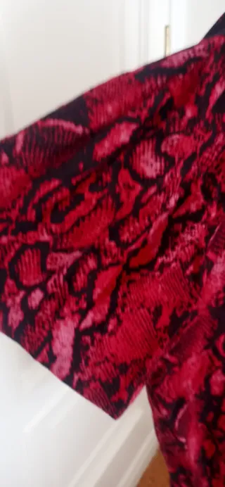 Blusa Estampado Animal Print Roja Talla M