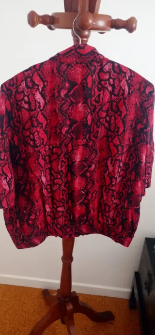 Blusa Estampado Animal Print Roja Talla M