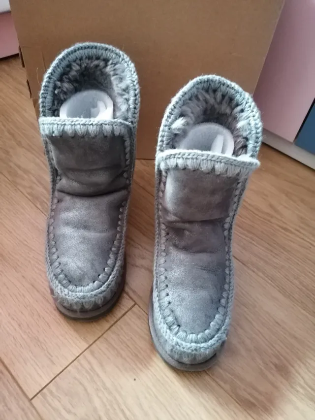 Botas Mou grises de ante y pelo