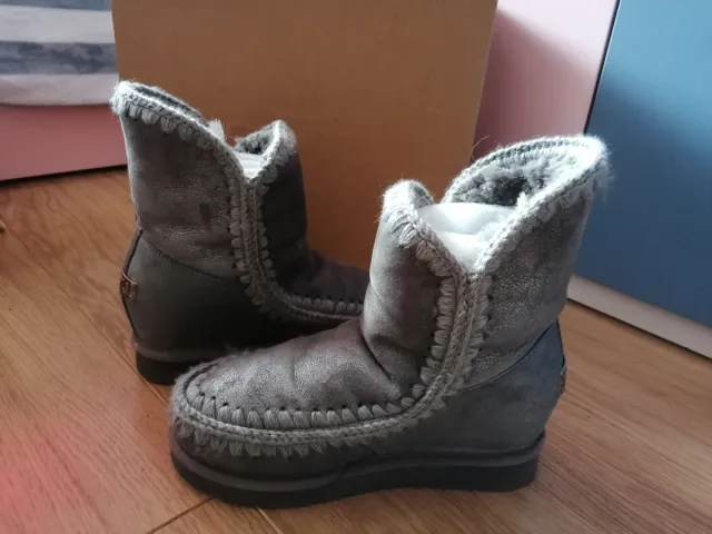 Botas Mou grises de ante y pelo