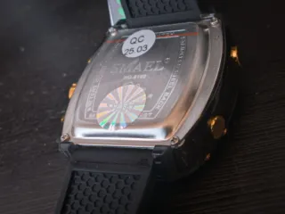 Reloj SMAEL Negro y Dorado