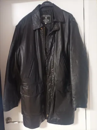 Chaquetón de piel negro talla L