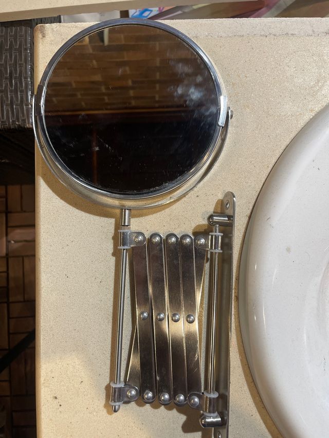 Espejo extensible de lavabo