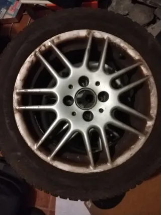 Llantas Renault con neumáticos Pirelli