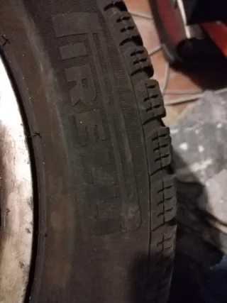 Llantas Renault con neumáticos Pirelli