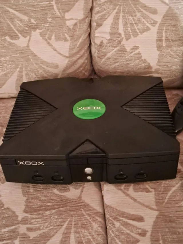 Xbox Clásica Negra con Mandos y Juego