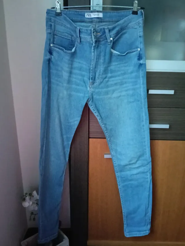 Vaqueros Zara Hombre Talla M.