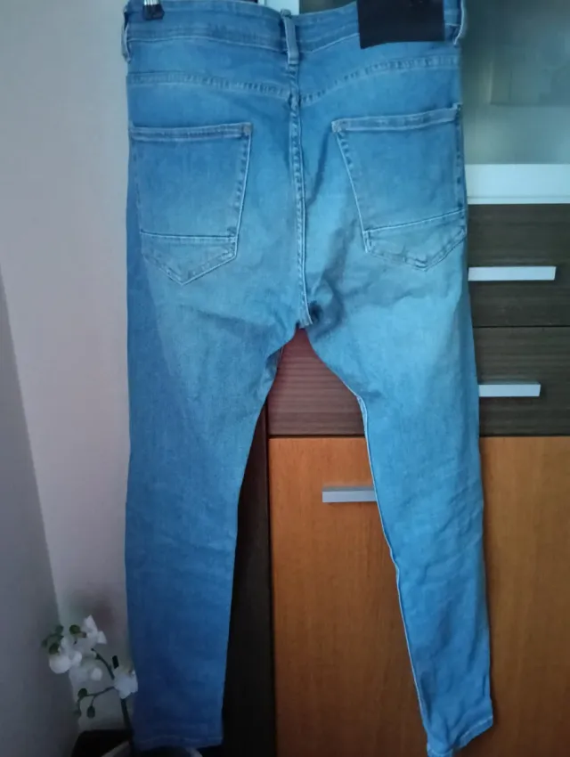 Vaqueros Zara Hombre Talla M.