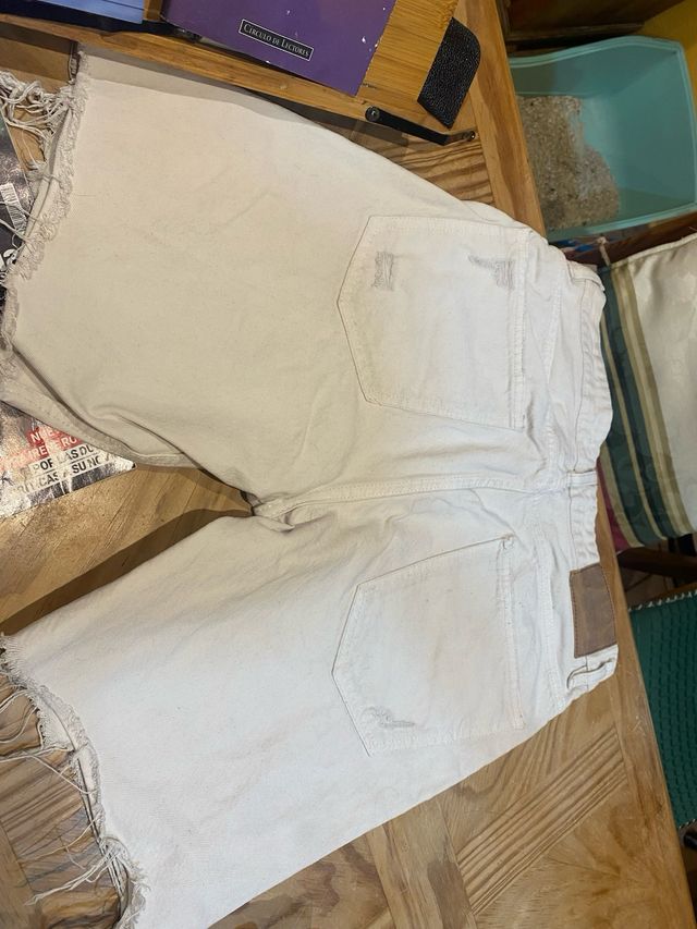 Vaqueros cortos rotos (blanco, azul, negro)