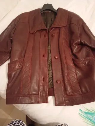 Chaqueta de piel marrón para mujer