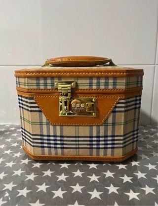 Neceser grande tipo maletín sin usar