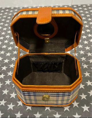 Neceser grande tipo maletín sin usar