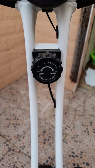 Bicicleta Estática Blanca y Morada