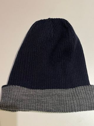 Berretto beanie Guess maglia costine bicolore