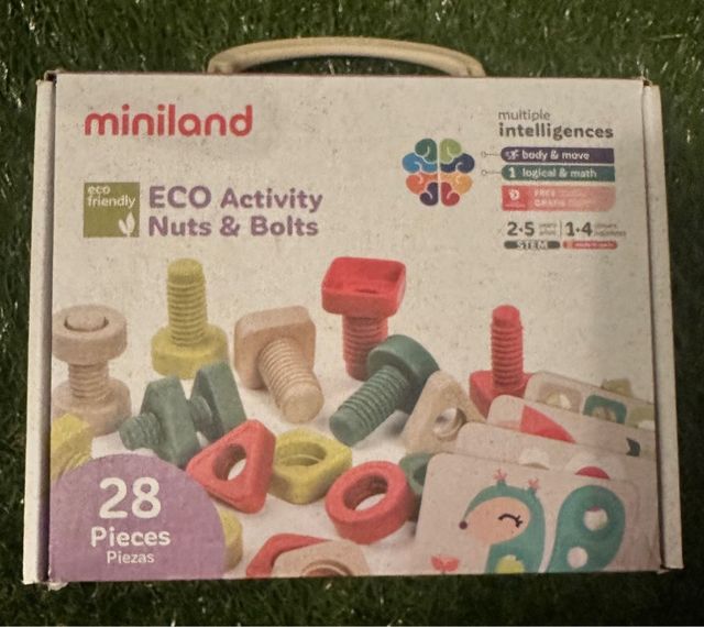 Juego de tornillos y tuercas Miniland