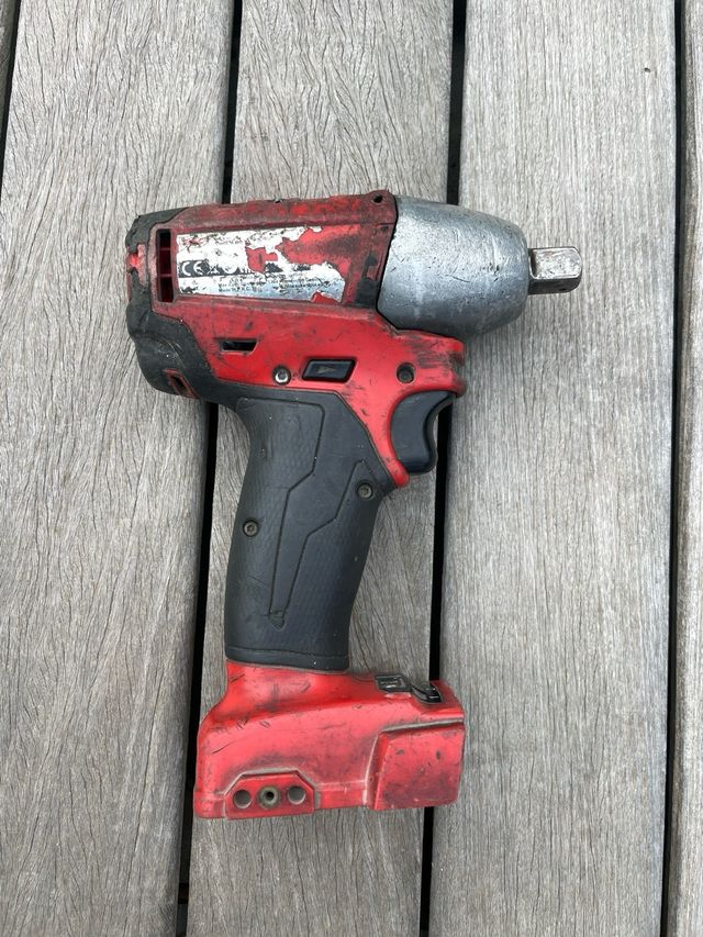 Llave de Impacto Milwaukee M18 FUEL (Solo Cuerpo)