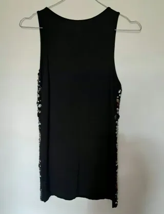 Vestido elástico con abalorios