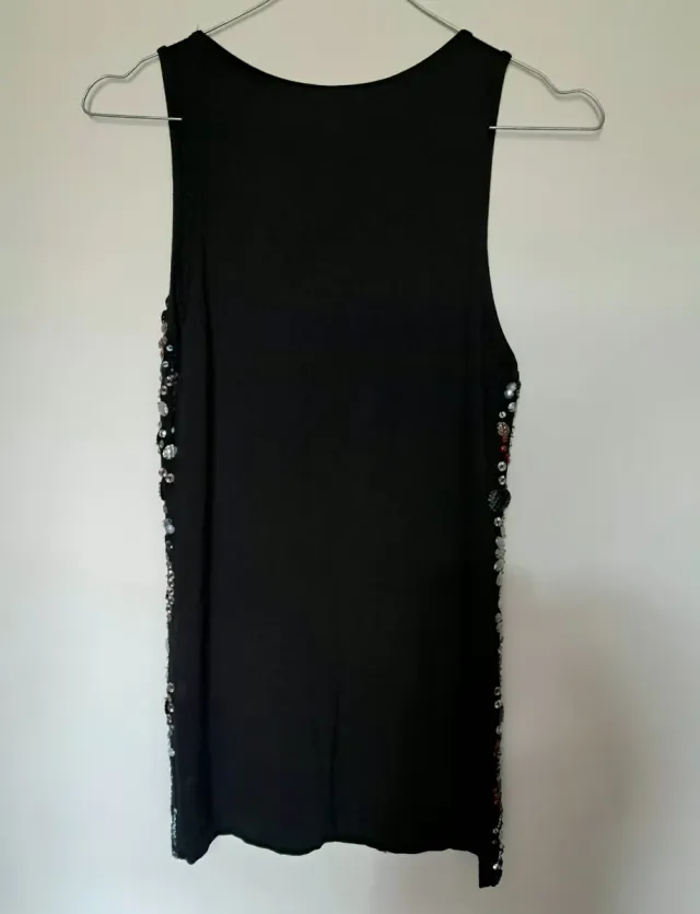 Vestido elástico con abalorios