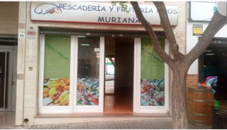 Local 80m2 con aseo y salida humos