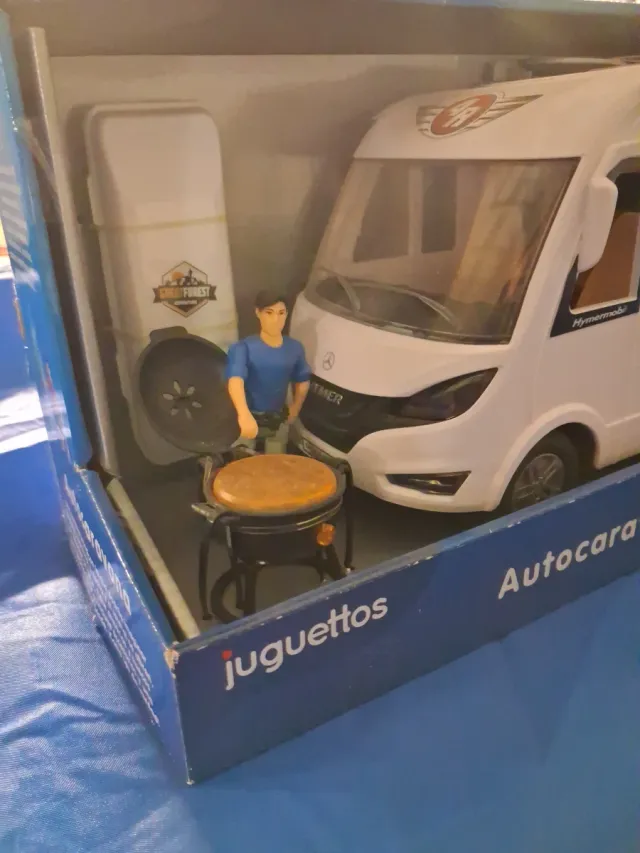 Autocaravana de juguete nueva con figuras