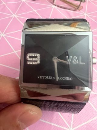 Reloj Victorio & Lucchino Negro/Plata en perfecto
