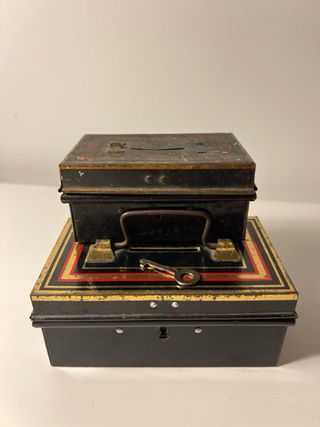 2 Huchas Metálicas Antiguas Inglesas