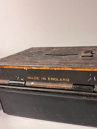 2 Huchas Metálicas Antiguas Inglesas