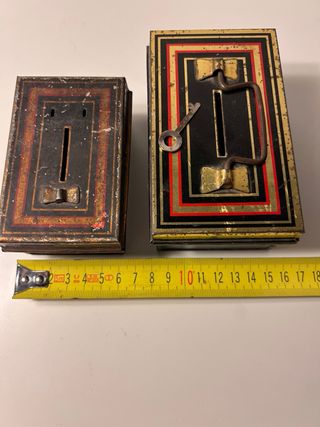 2 Huchas Metálicas Antiguas Inglesas