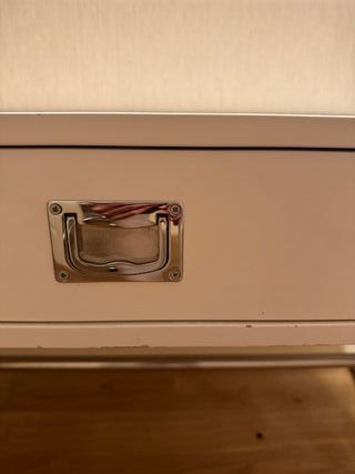 Escritorio blanco patas inox 3 cajones