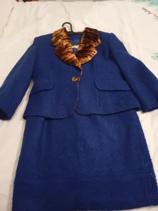 Conjunto Chaqueta y Falda Mujer.Comprado en Milán