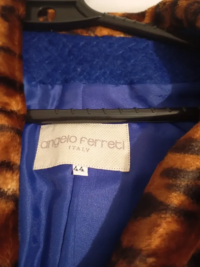 Conjunto Chaqueta y Falda Mujer.Comprado en Milán