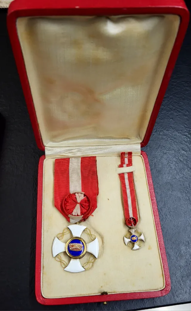 Croce Cavaliere Ufficiale Ordine Corona