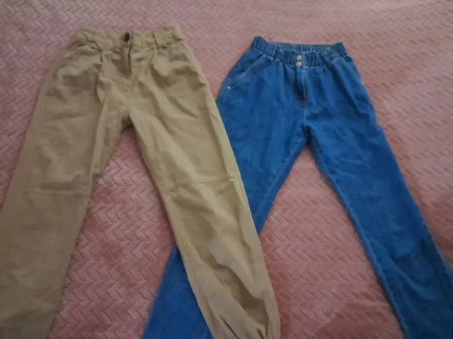 2 pantalones beige y azul